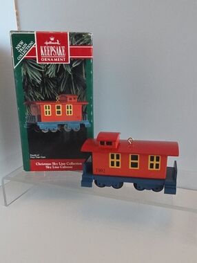 Hallmark Keepsake 1992 Christmas Diecast Ornament "The Sky Line Caboose"